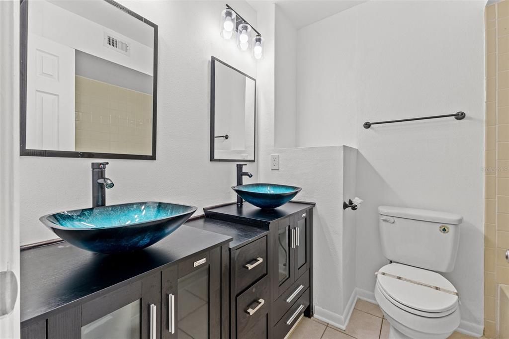 В аренду: $1,975 (2 спален, 2 ванн, 1118 Квадратных фут)