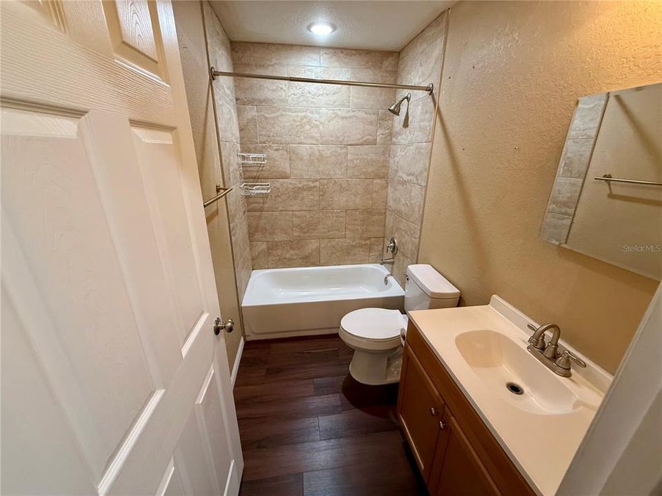 В аренду: $1,300 (2 спален, 2 ванн, 1177 Квадратных фут)