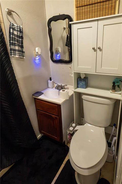 For Sale: $225,000 (2 beds, 1 baths, 912 Square Feet)