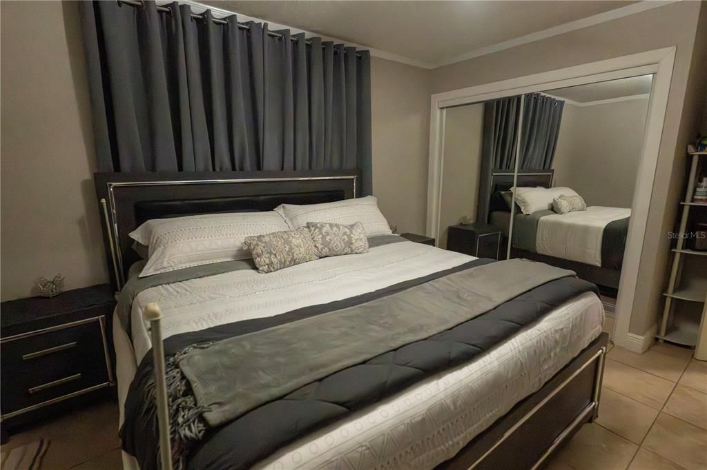 For Sale: $225,000 (2 beds, 1 baths, 912 Square Feet)