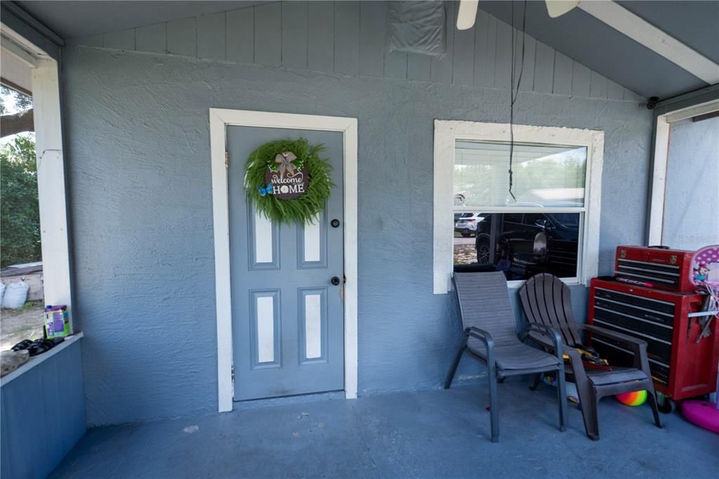 For Sale: $225,000 (2 beds, 1 baths, 912 Square Feet)