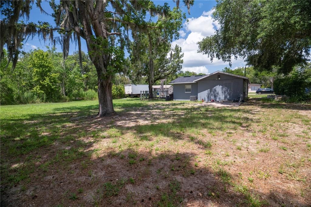 For Sale: $225,000 (2 beds, 1 baths, 912 Square Feet)