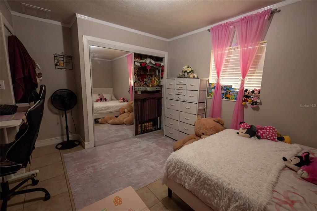 For Sale: $225,000 (2 beds, 1 baths, 912 Square Feet)