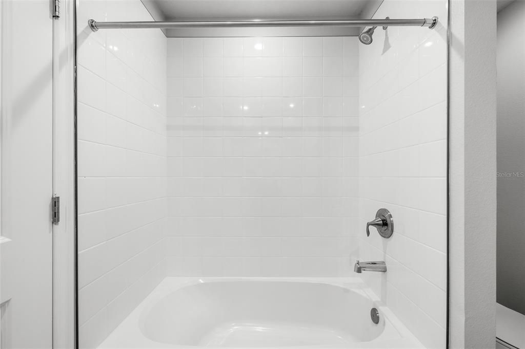 En Venta: $417,500 (3 camas, 2 baños, 2243 Pies cuadrados)