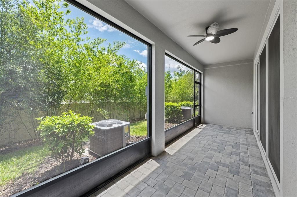En Venta: $417,500 (3 camas, 2 baños, 2243 Pies cuadrados)