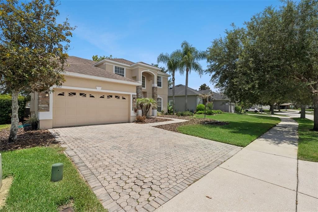 For Sale: $675,000 (4 beds, 3 baths, 2972 Square Feet)