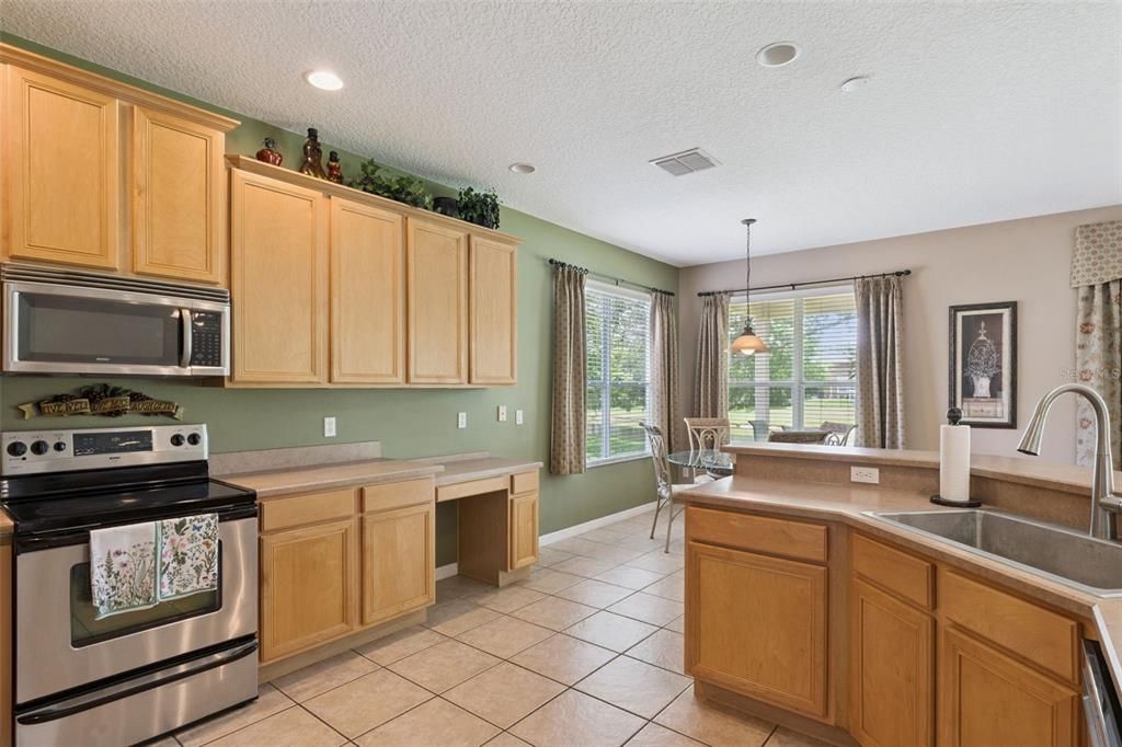 For Sale: $675,000 (4 beds, 3 baths, 2972 Square Feet)