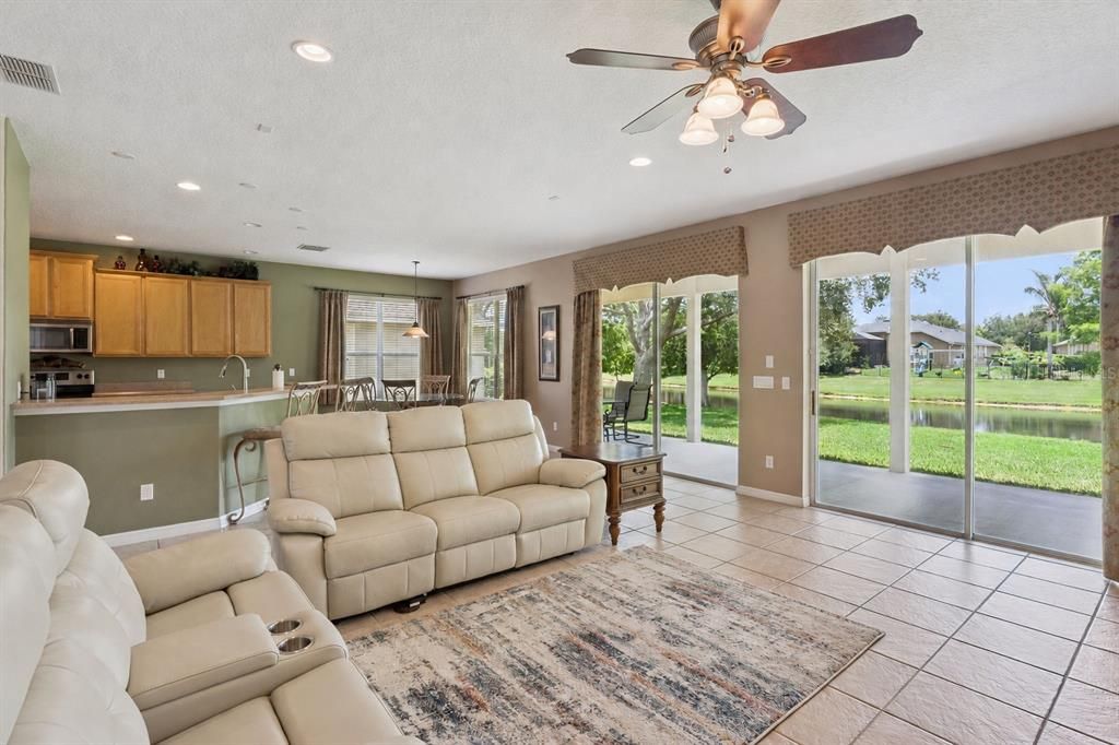 For Sale: $675,000 (4 beds, 3 baths, 2972 Square Feet)