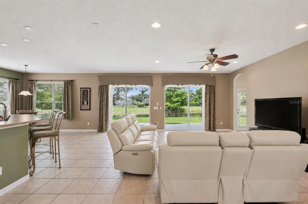 For Sale: $675,000 (4 beds, 3 baths, 2972 Square Feet)