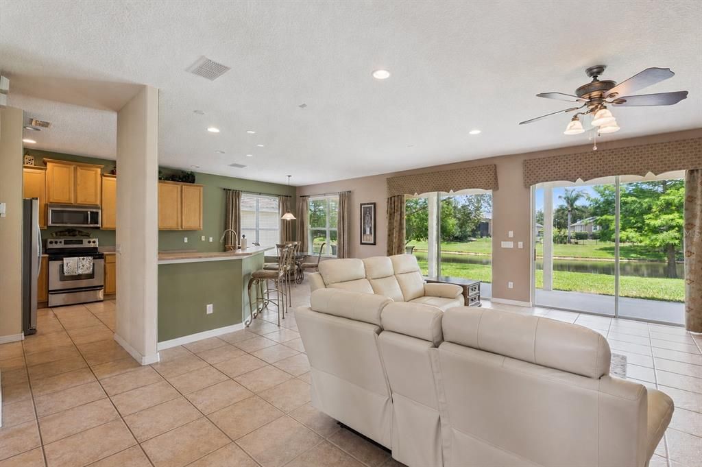 For Sale: $675,000 (4 beds, 3 baths, 2972 Square Feet)