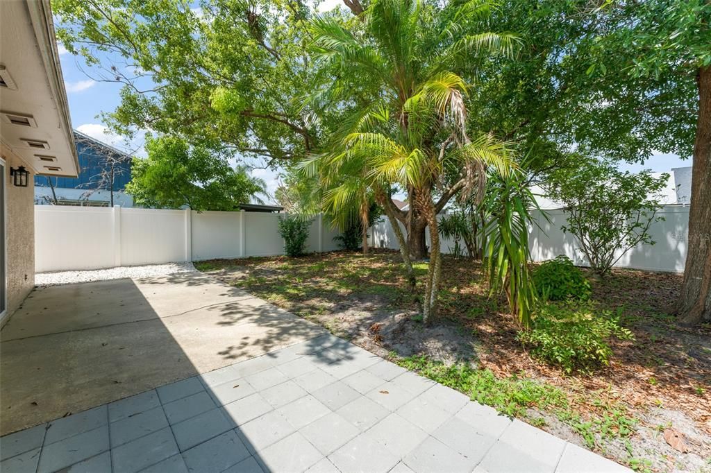 En Venta: $294,900 (2 camas, 2 baños, 981 Pies cuadrados)