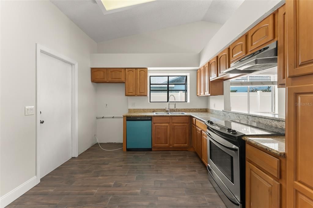 En Venta: $294,900 (2 camas, 2 baños, 981 Pies cuadrados)