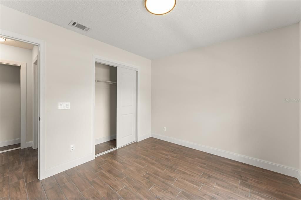 En Venta: $294,900 (2 camas, 2 baños, 981 Pies cuadrados)