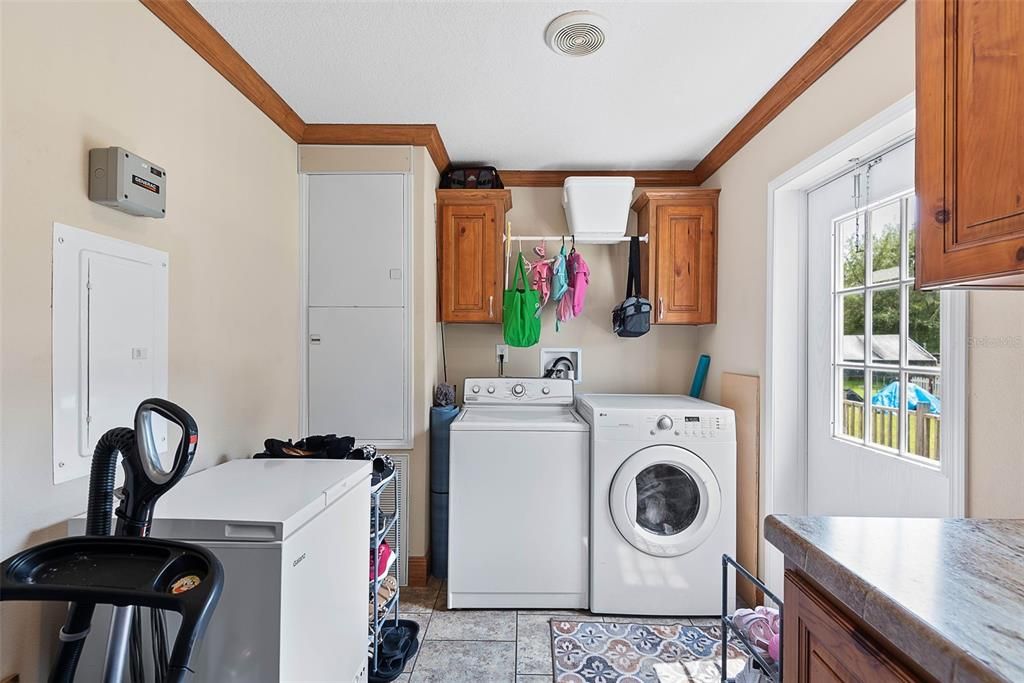 En Venta: $387,000 (4 camas, 2 baños, 2089 Pies cuadrados)