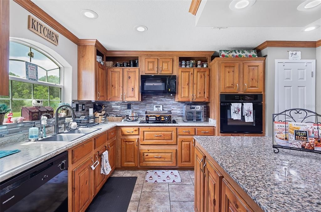 En Venta: $387,000 (4 camas, 2 baños, 2089 Pies cuadrados)