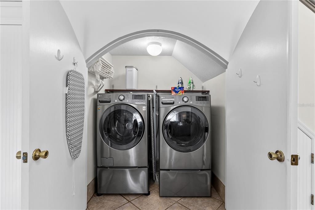 For Sale: $2,195,000 (4 beds, 6 baths, 4410 Square Feet)