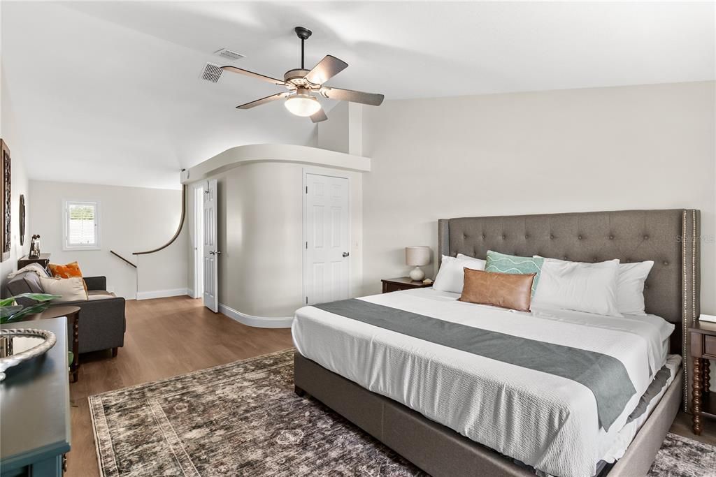 For Sale: $2,195,000 (4 beds, 6 baths, 4410 Square Feet)