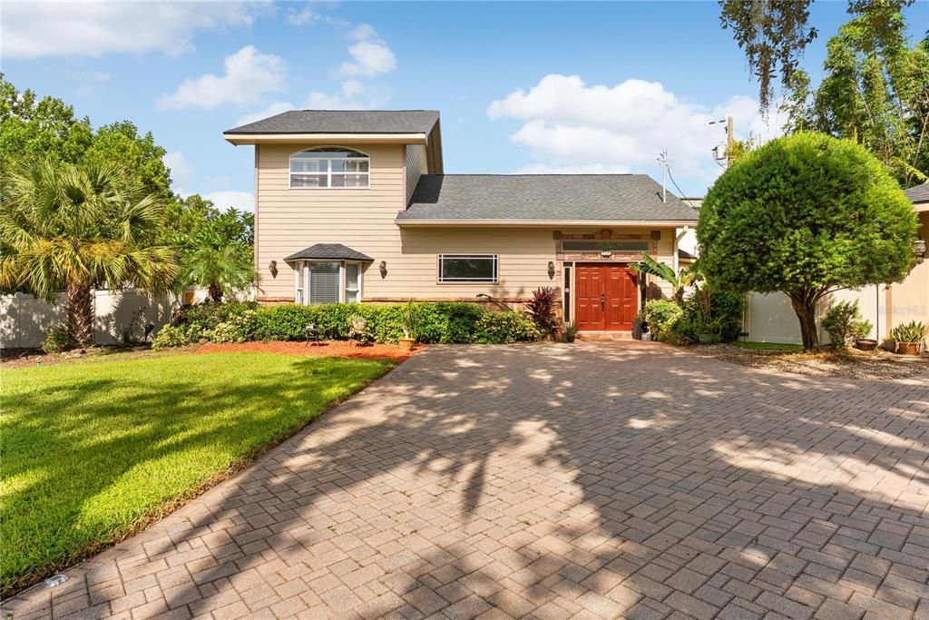 For Sale: $2,195,000 (4 beds, 6 baths, 4410 Square Feet)