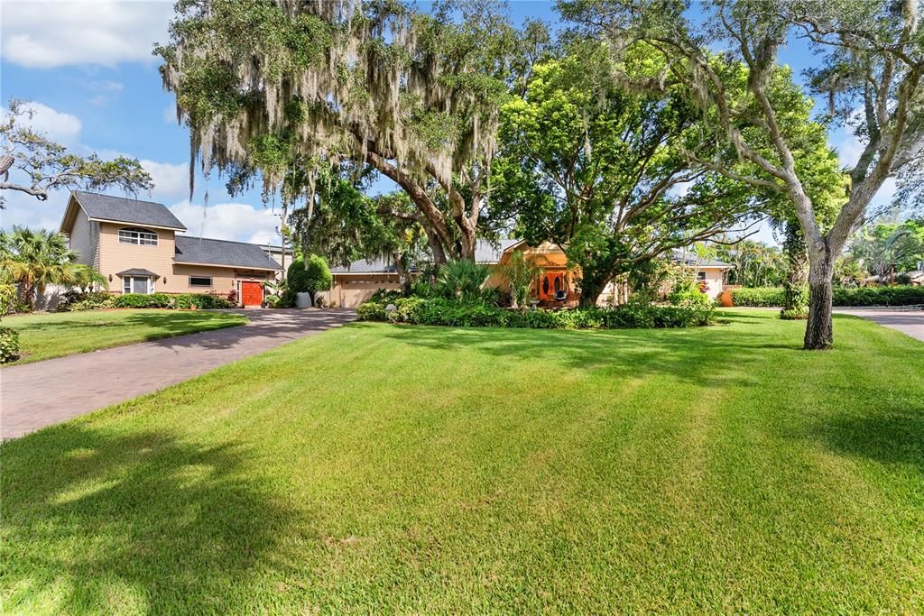 For Sale: $2,195,000 (4 beds, 6 baths, 4410 Square Feet)