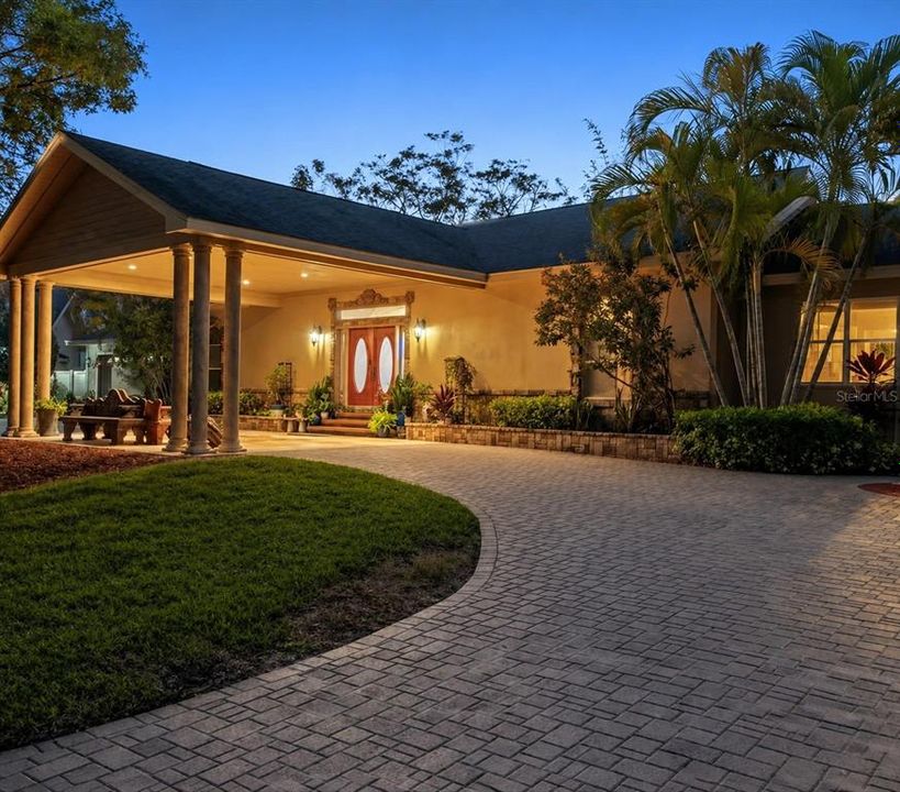For Sale: $2,195,000 (4 beds, 6 baths, 4410 Square Feet)