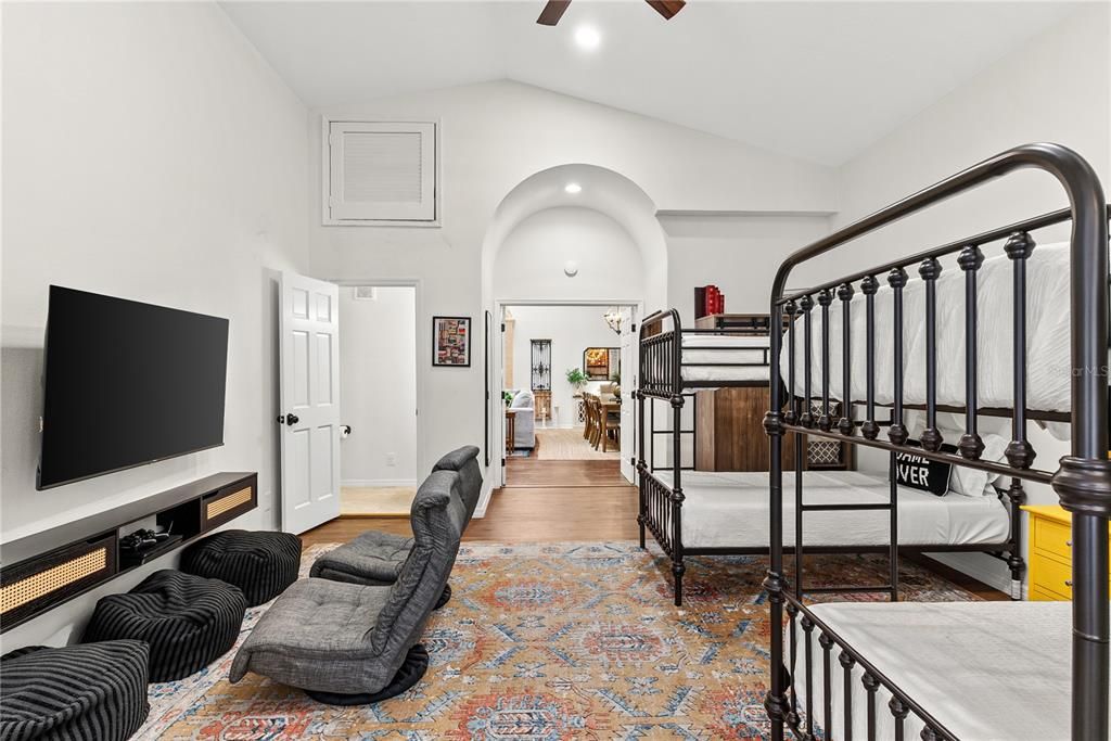 For Sale: $2,195,000 (4 beds, 6 baths, 4410 Square Feet)