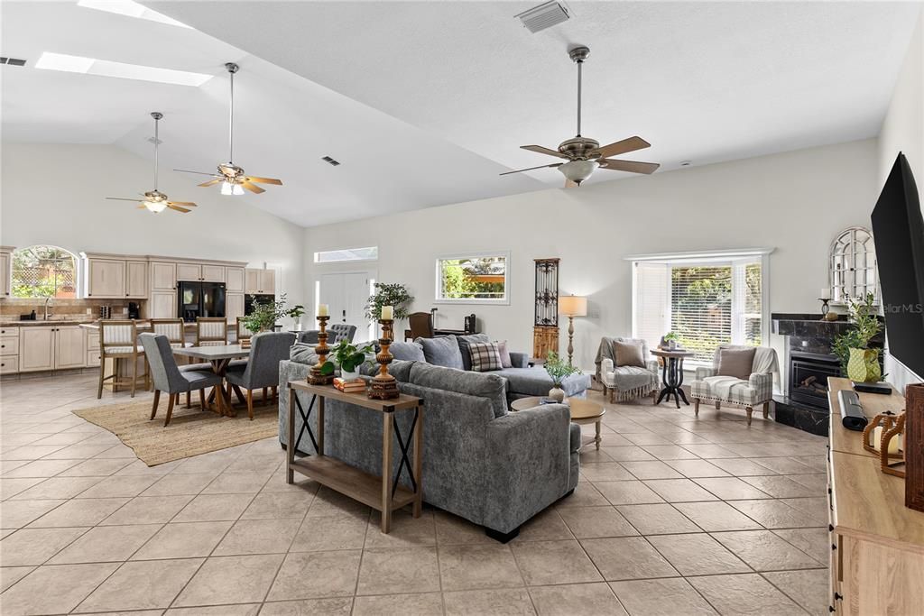 For Sale: $2,195,000 (4 beds, 6 baths, 4410 Square Feet)