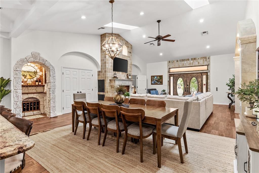 For Sale: $2,195,000 (4 beds, 6 baths, 4410 Square Feet)