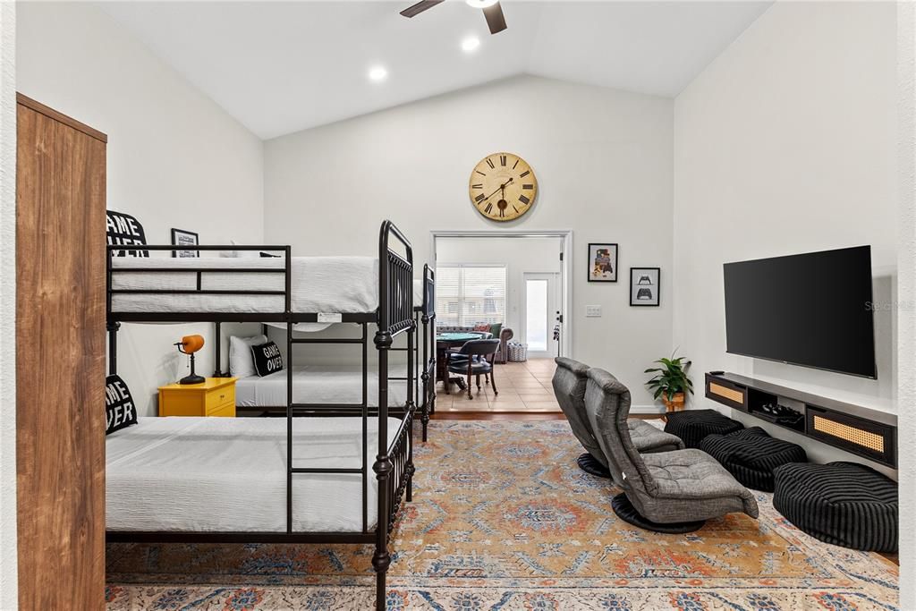 For Sale: $2,195,000 (4 beds, 6 baths, 4410 Square Feet)