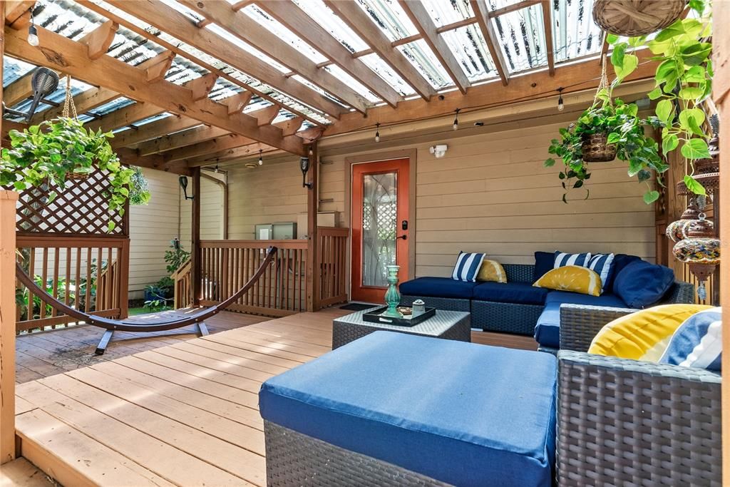 For Sale: $2,195,000 (4 beds, 6 baths, 4410 Square Feet)