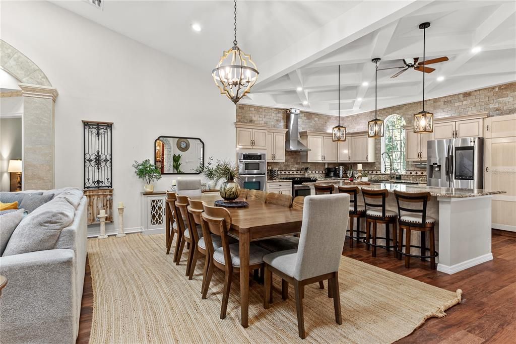 For Sale: $2,195,000 (4 beds, 6 baths, 4410 Square Feet)