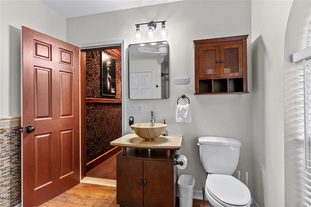 For Sale: $2,195,000 (4 beds, 6 baths, 4410 Square Feet)