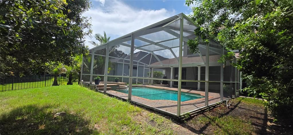 For Rent: $4,200 (4 beds, 2 baths, 2575 Square Feet)
