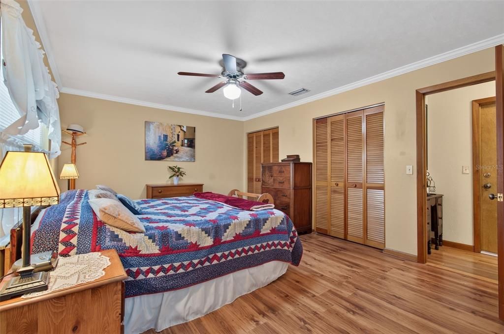 На продажу: $289,900 (3 спален, 2 ванн, 1340 Квадратных фут)
