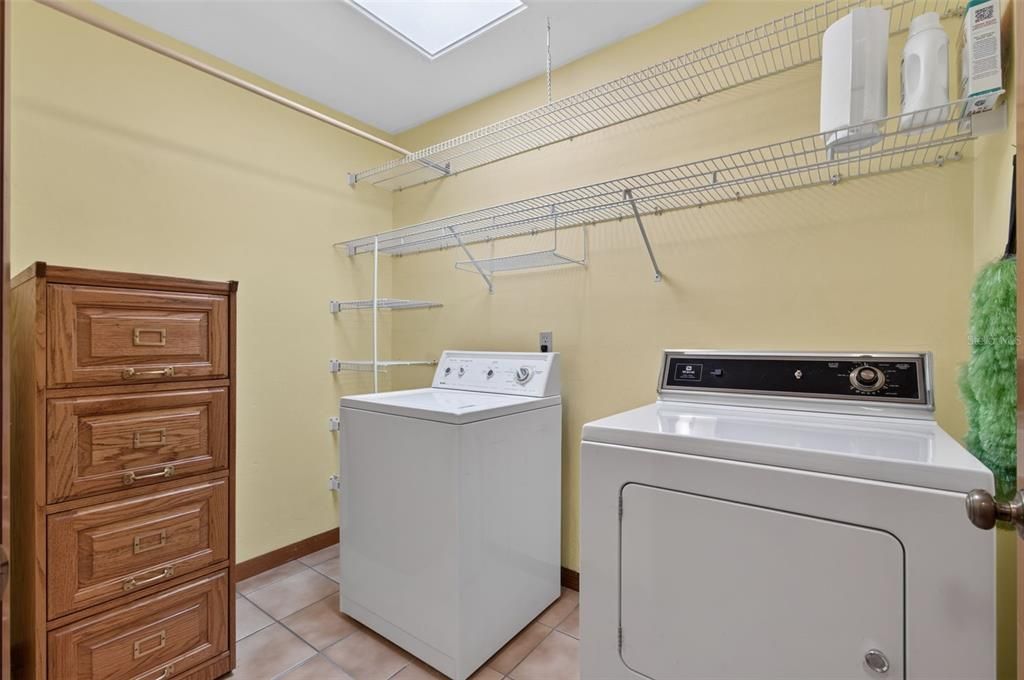 На продажу: $289,900 (3 спален, 2 ванн, 1340 Квадратных фут)
