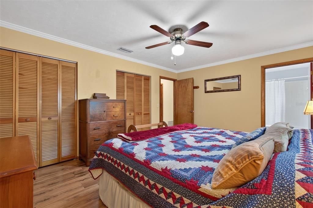 На продажу: $289,900 (3 спален, 2 ванн, 1340 Квадратных фут)
