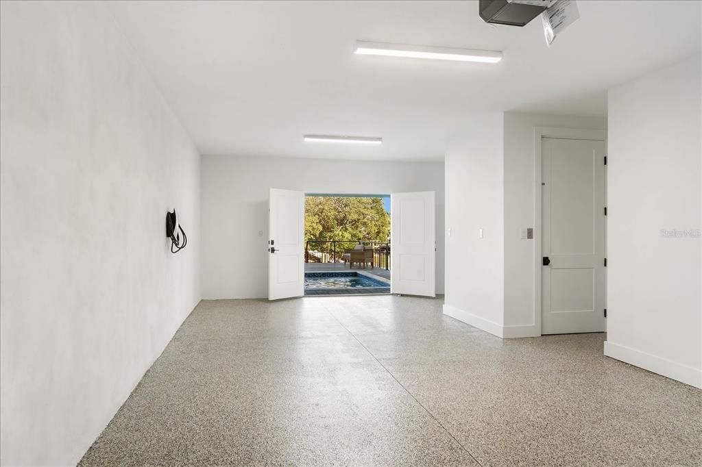 For Sale: $1,900,000 (4 beds, 3 baths, 1783 Square Feet)