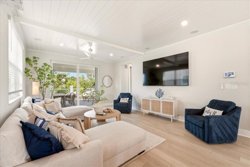 For Sale: $1,900,000 (4 beds, 3 baths, 1783 Square Feet)