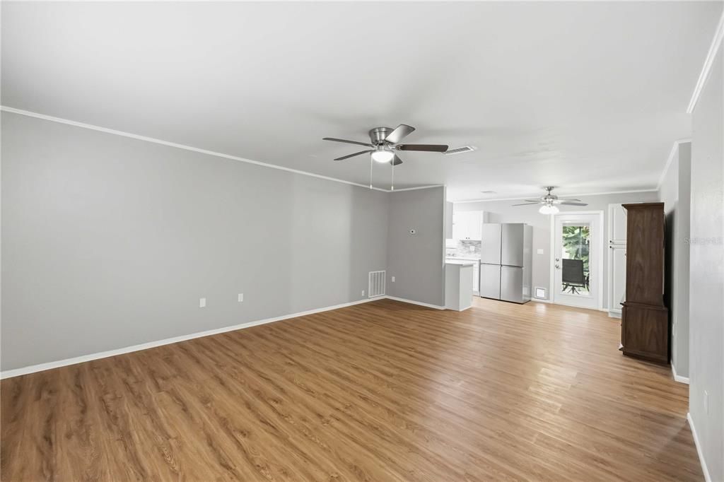 For Sale: $360,000 (3 beds, 2 baths, 1208 Square Feet)