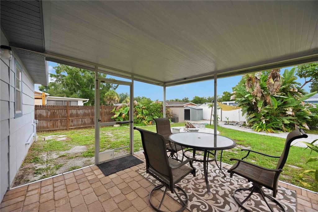 For Sale: $360,000 (3 beds, 2 baths, 1208 Square Feet)