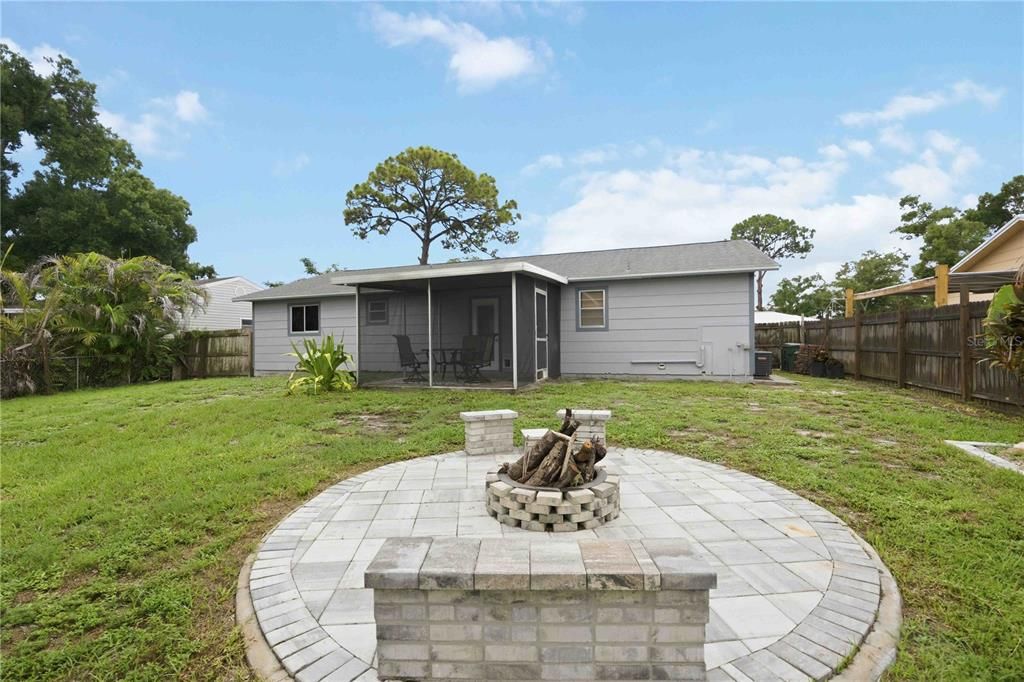 For Sale: $360,000 (3 beds, 2 baths, 1208 Square Feet)