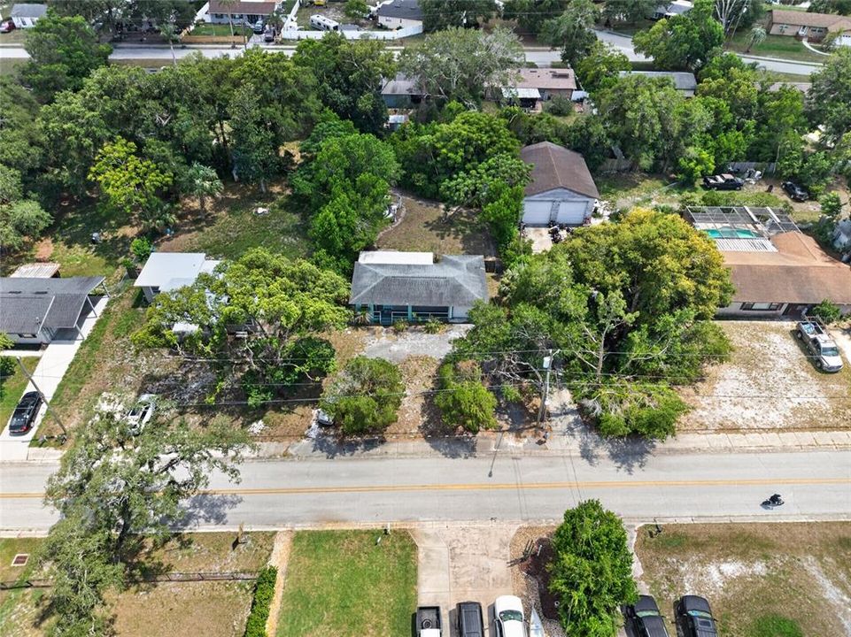 For Sale: $250,000 (2 beds, 1 baths, 818 Square Feet)