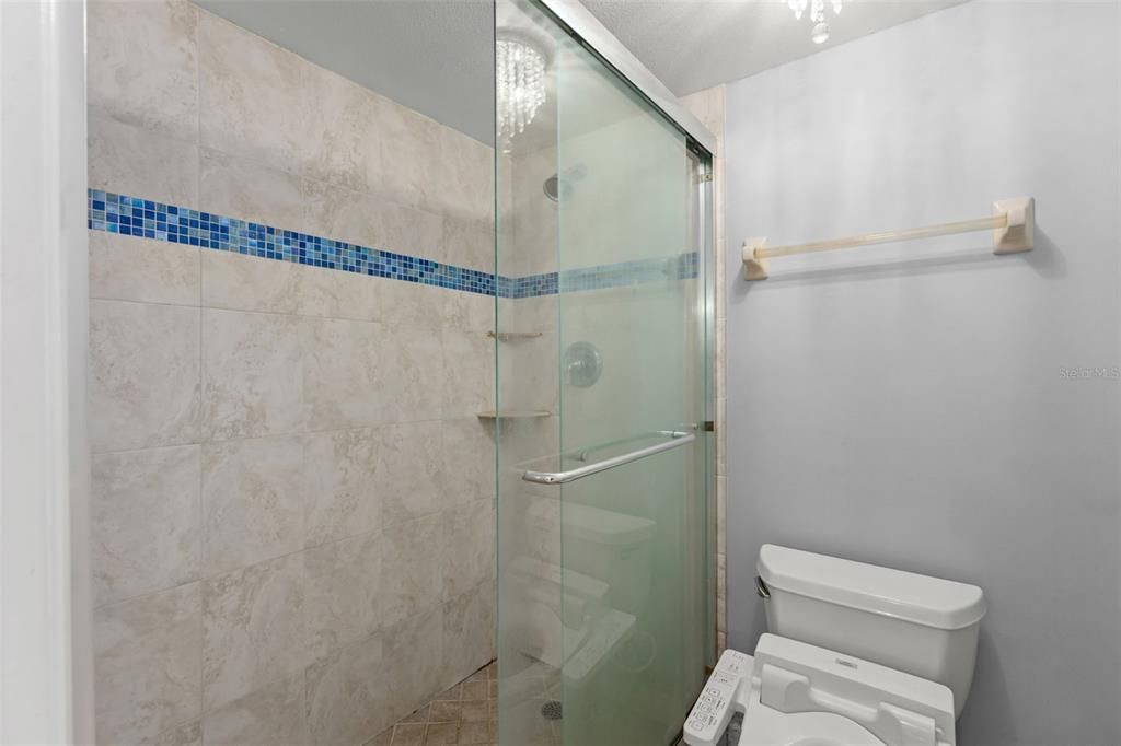 На продажу: $300,000 (2 спален, 2 ванн, 1304 Квадратных фут)