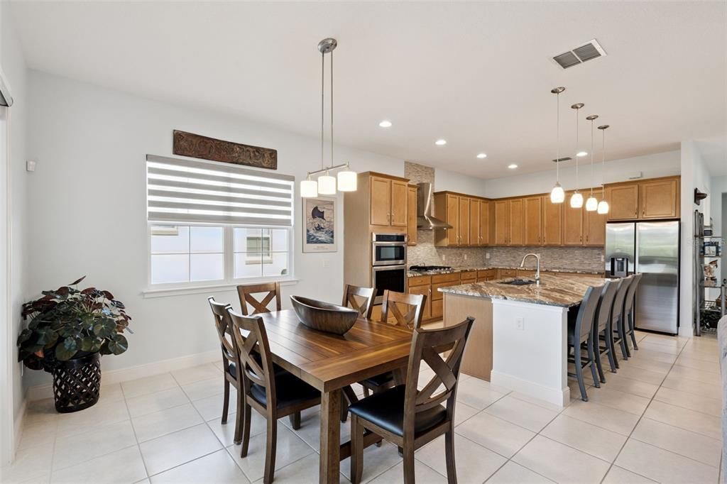For Sale: $489,000 (3 beds, 3 baths, 2335 Square Feet)