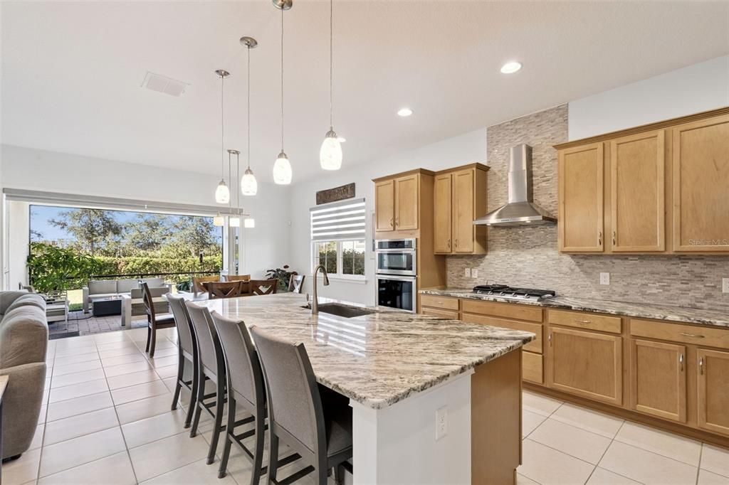 For Sale: $489,000 (3 beds, 3 baths, 2335 Square Feet)