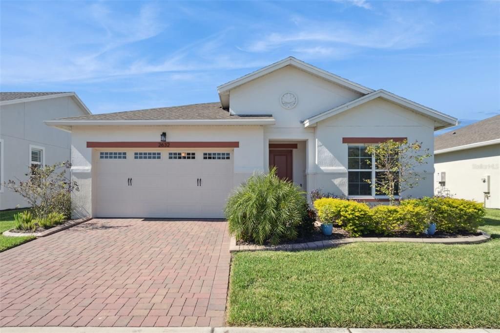 For Sale: $489,000 (3 beds, 3 baths, 2335 Square Feet)