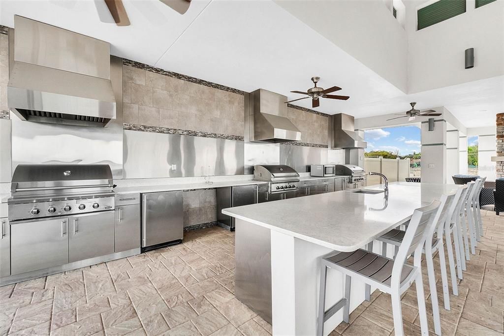 For Sale: $489,000 (3 beds, 3 baths, 2335 Square Feet)