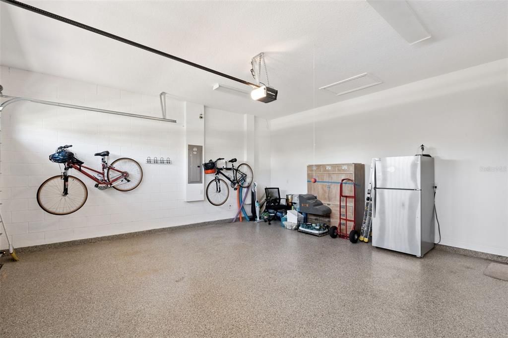 For Sale: $489,000 (3 beds, 3 baths, 2335 Square Feet)
