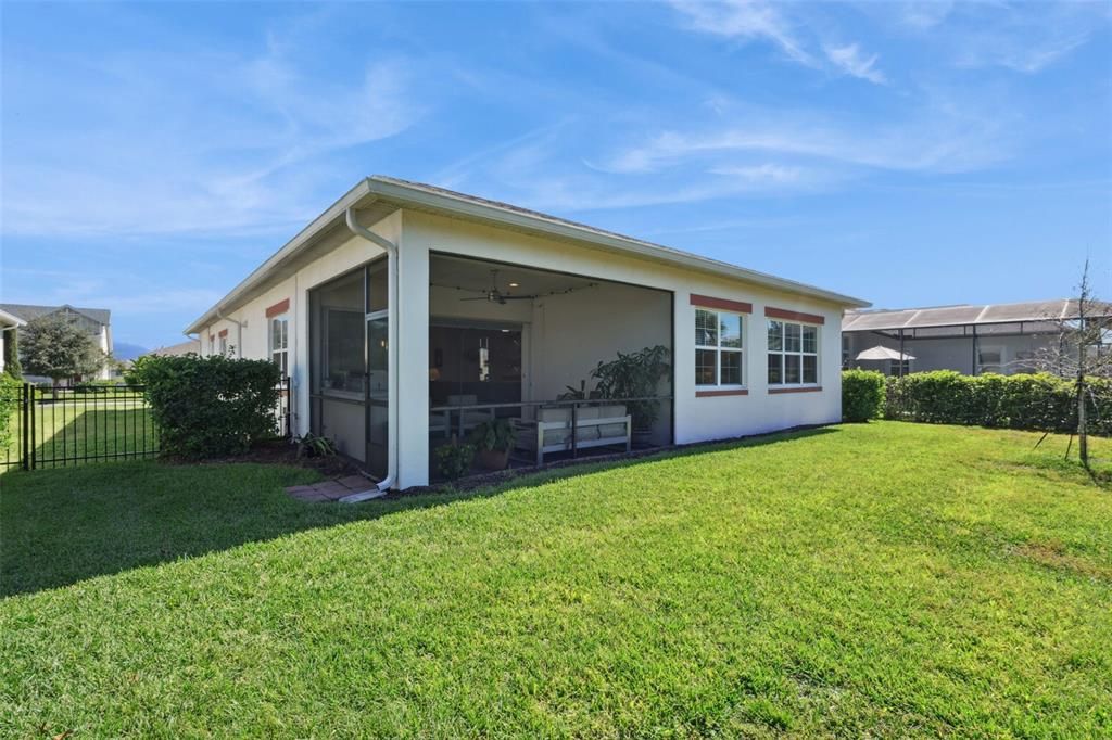For Sale: $489,000 (3 beds, 3 baths, 2335 Square Feet)