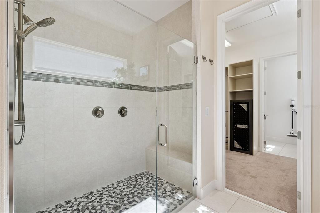 For Sale: $489,000 (3 beds, 3 baths, 2335 Square Feet)