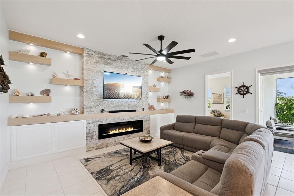 For Sale: $489,000 (3 beds, 3 baths, 2335 Square Feet)